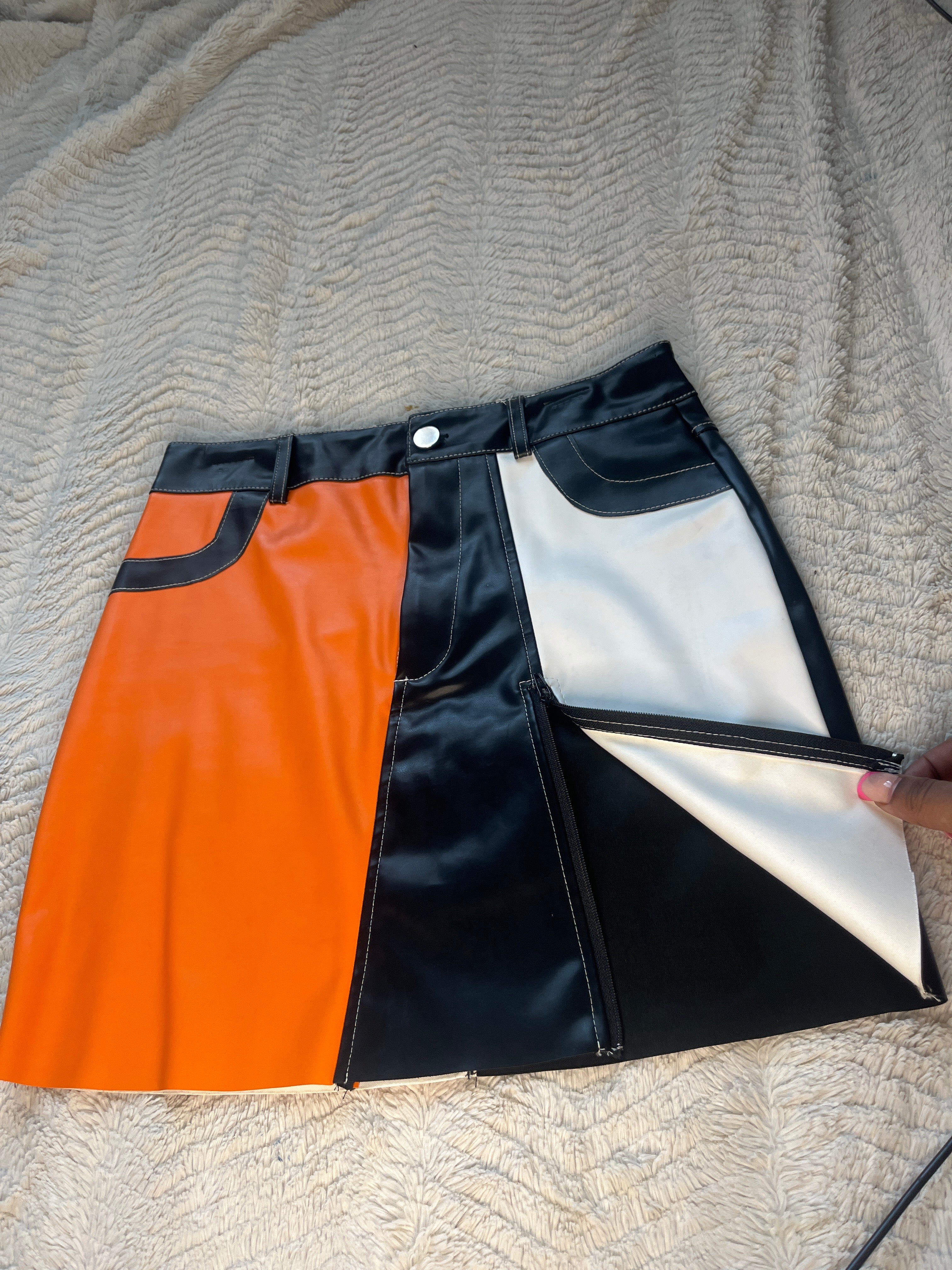 Zip up color block skirt “Small”
