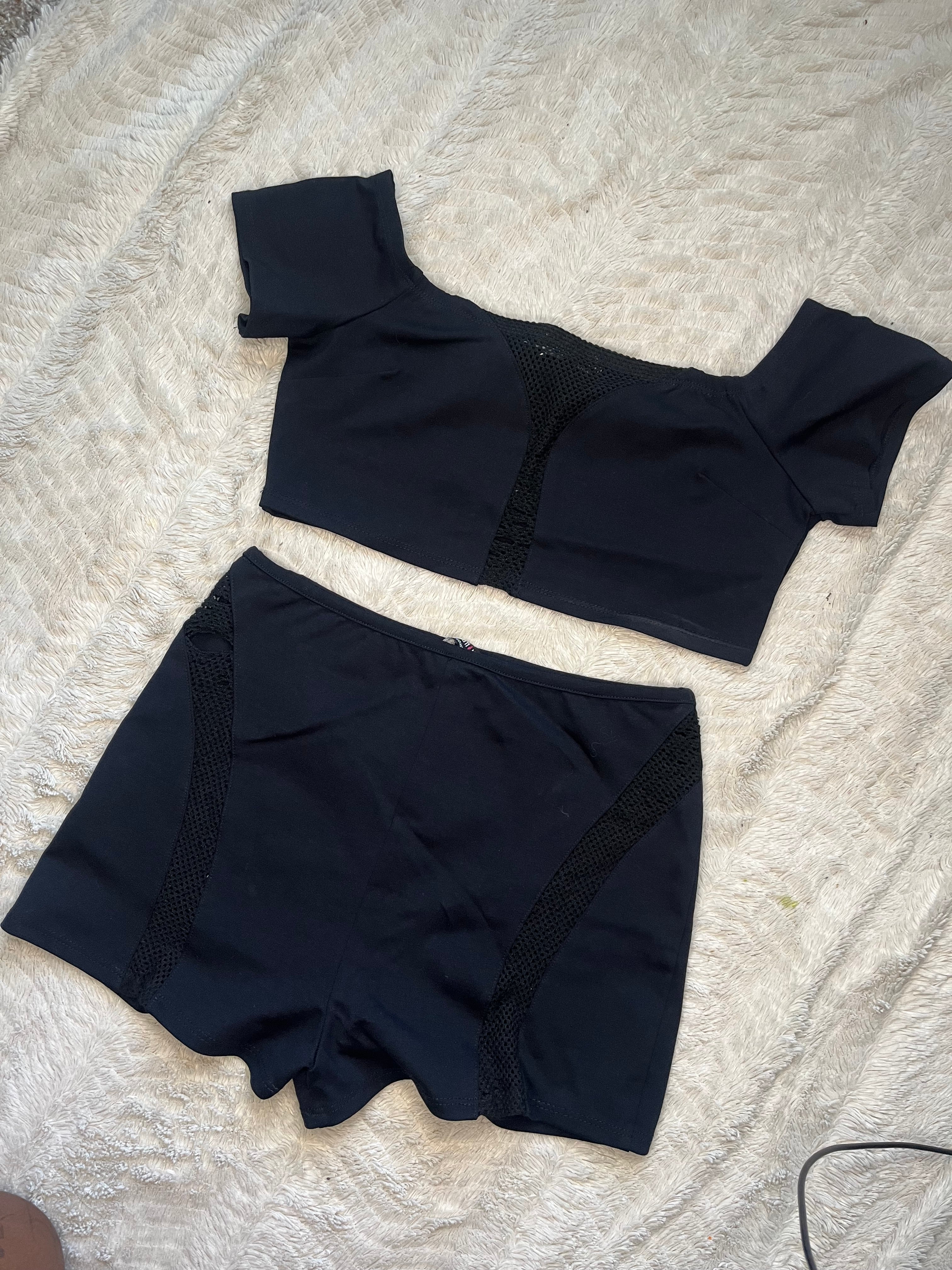 Fashion Nova set “Large”