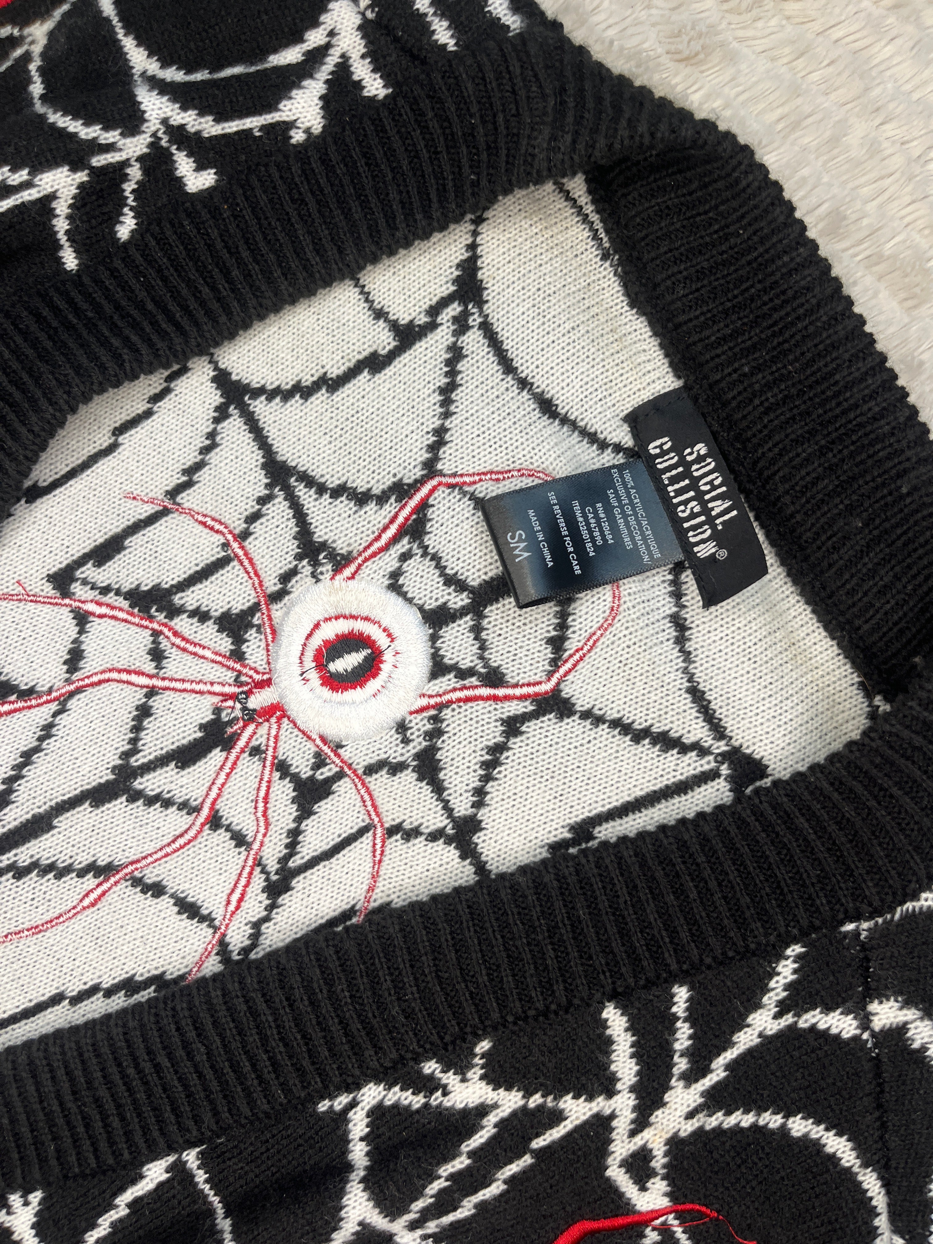 “Social Collision” spider sweater “Small”
