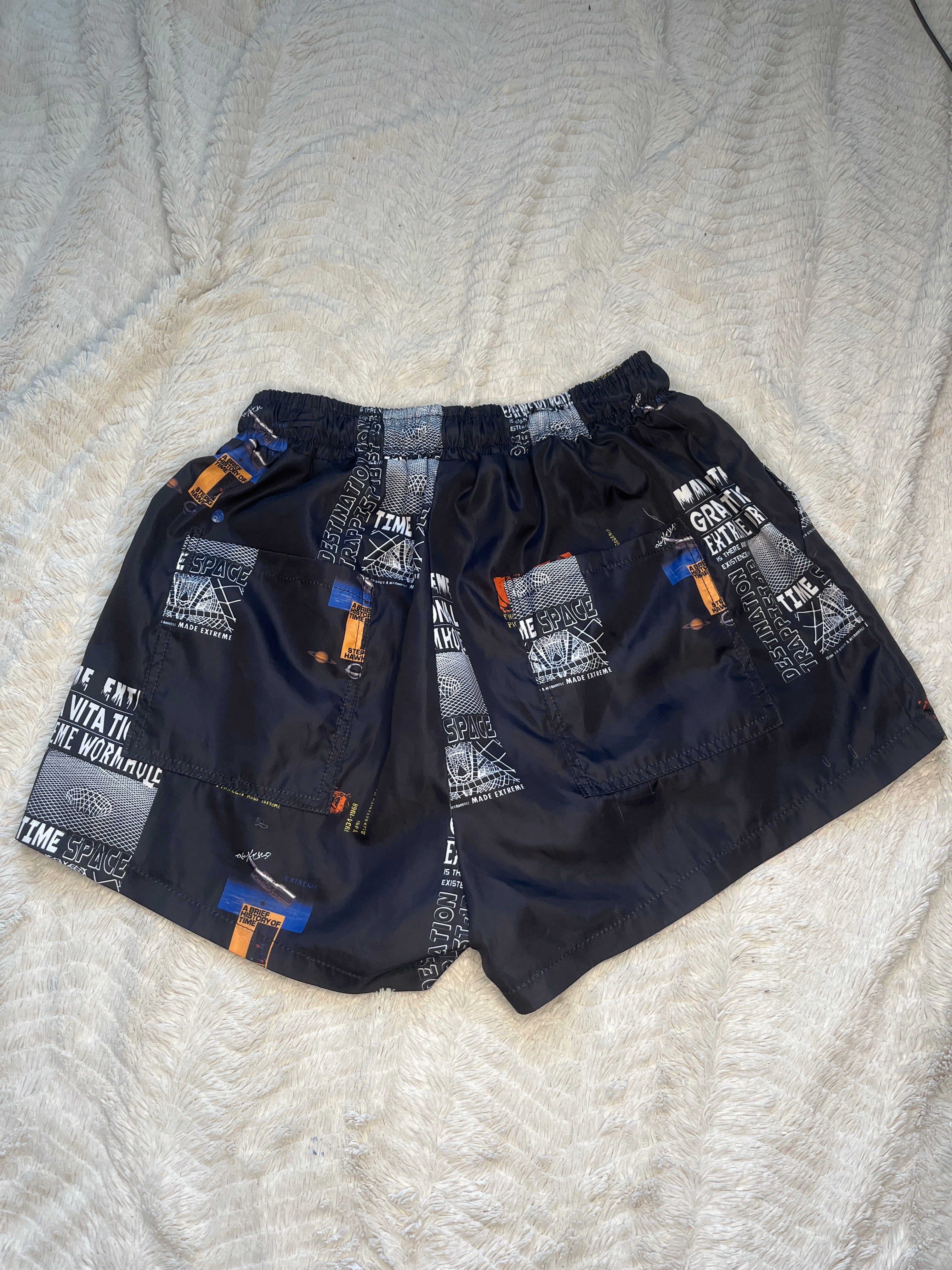Graphic space shorts “Medium”