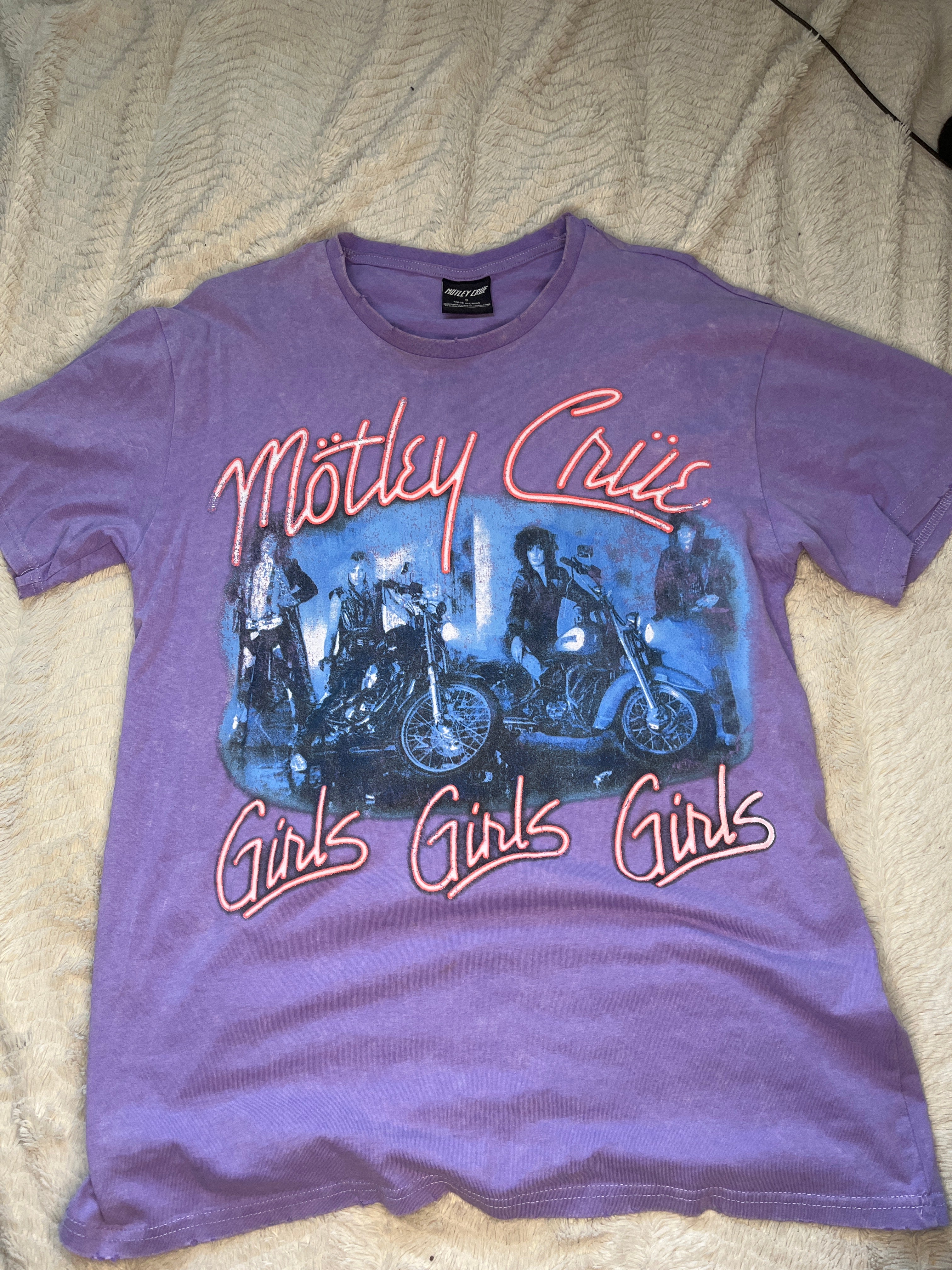 Graphic Motley Crue tee “Small”