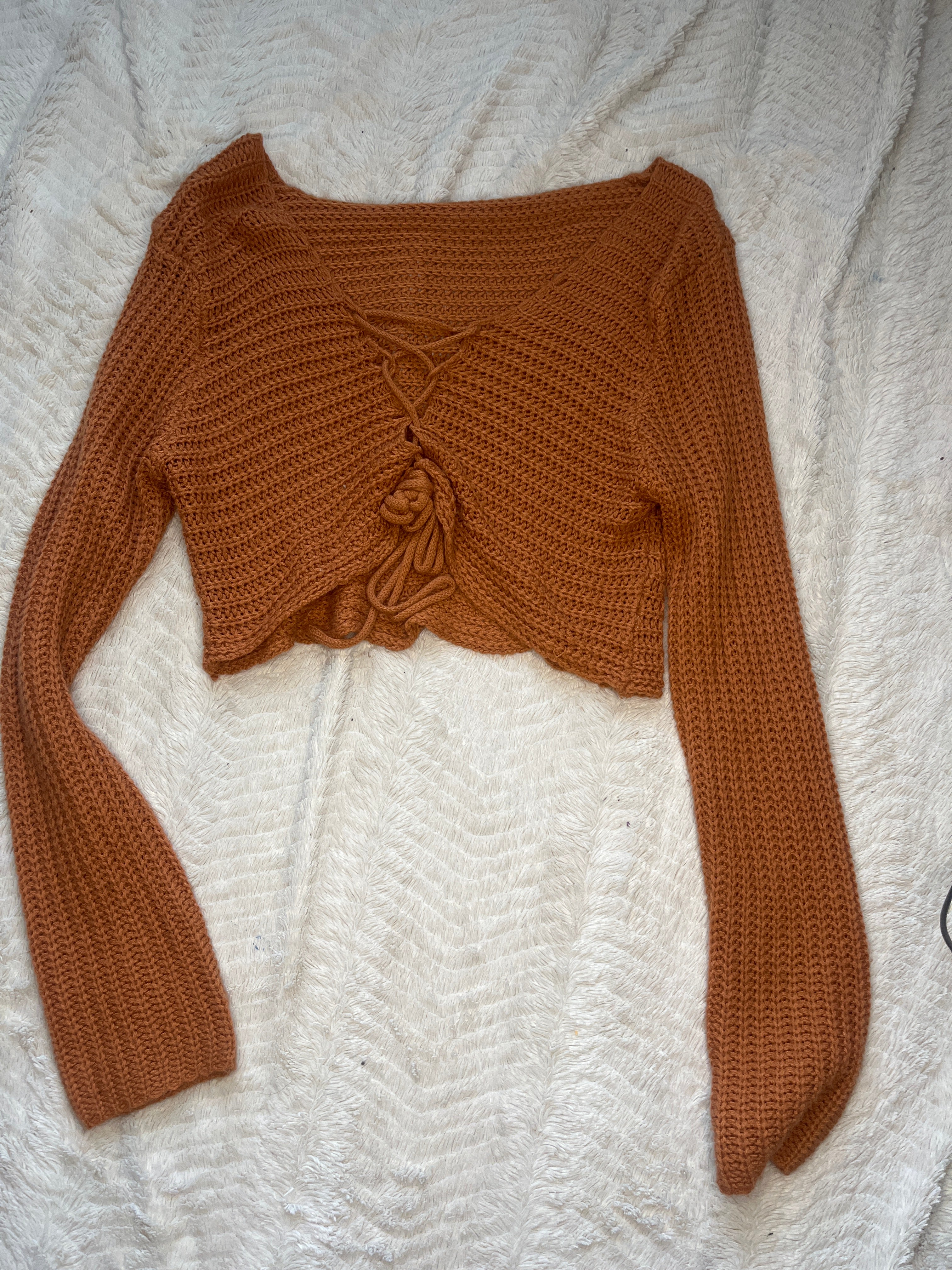 Tie up sweater “Medium”