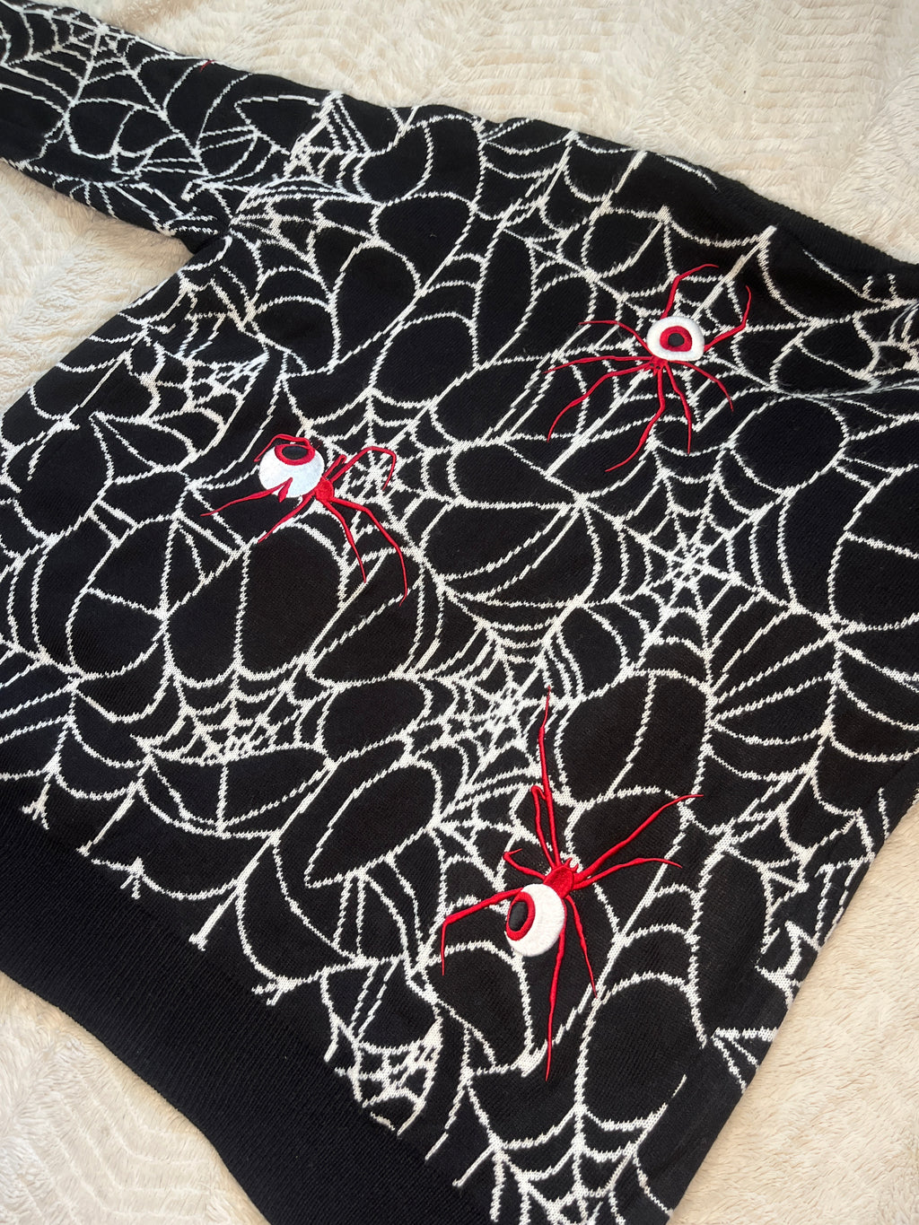 “Social Collision” spider sweater “Small”